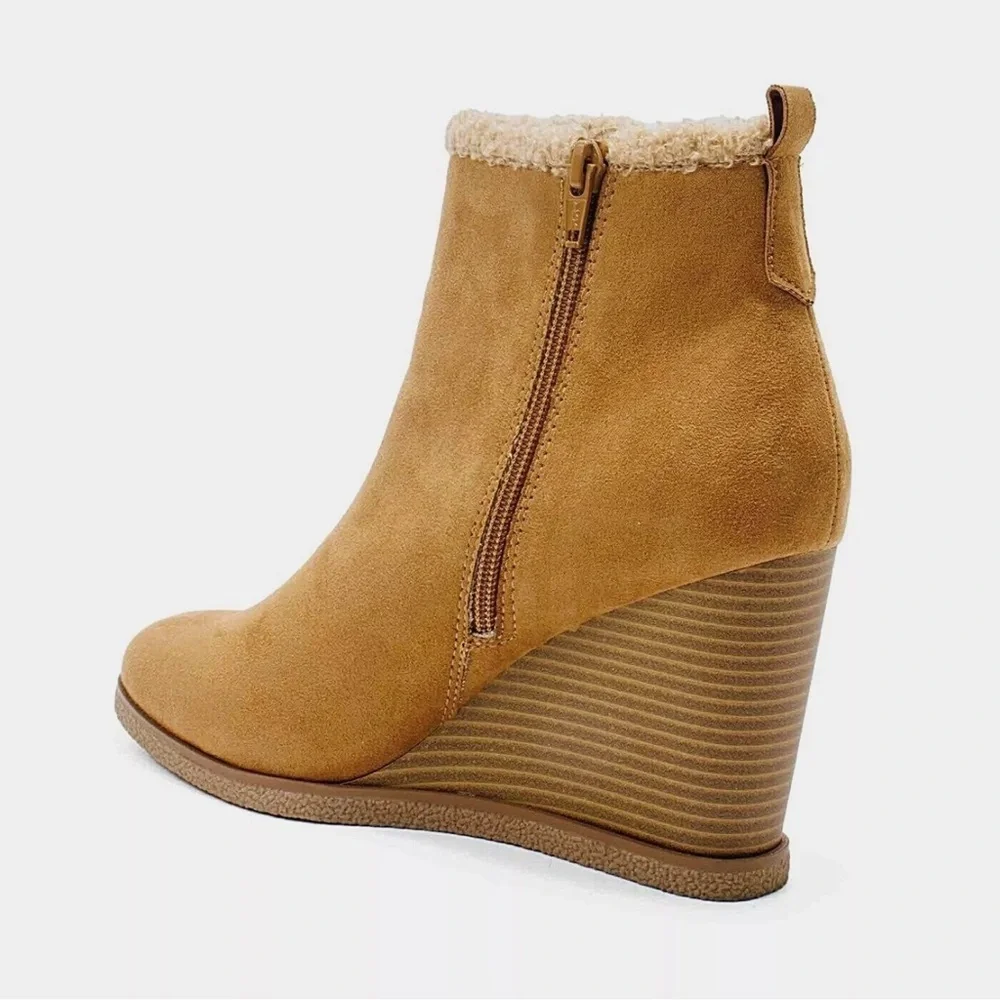 New Wonderly Cognac Size 7.5 Wedge 3” Ankle Boots Faux Suede & Fur Trim Women's